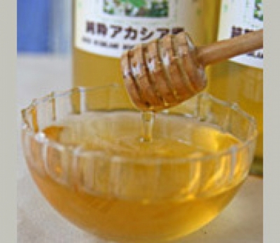 蜂蜜-蜂蜜功效及吃蜂蜜的禁忌:蜂蜜對腹痛乾咳便秘等有療效!