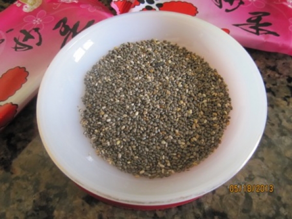 chia seeds奇異子食譜-十種奇異子食用方法：奇異子富含Omega-3，早餐食用奇異子維持一天能量。