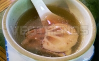 傳統蓮藕栗子湯，最適合秋冬飲用～ 蓮藕栗子湯是一道可潤燥補腎，健脾養胃的湯食譜！