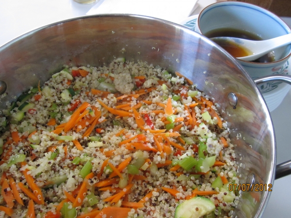 西式藜麥蔬菜沙拉料理食譜-輕食藜麥蔬菜沙拉料理:藜麥蔬菜沙拉健康料理分享!