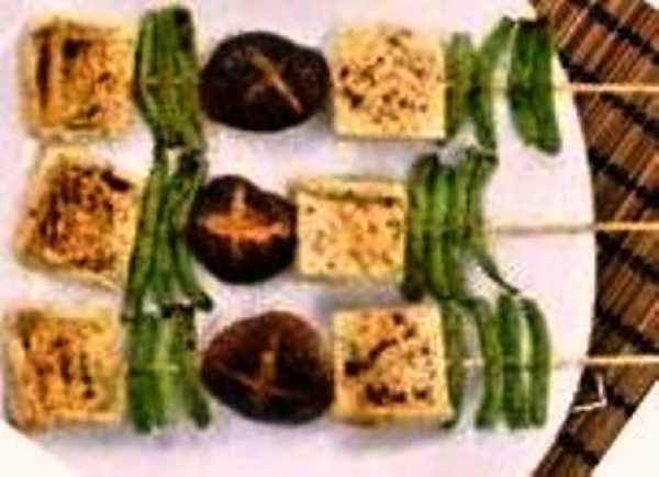 素食香菇串燒食譜-健康素食香菇沙茶醬串燒做法料理:素食香菇沙茶串燒養生保健康好吃不油膩!