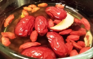 貧血要吃什麼&amp;養生湯食譜做法-養生素食五紅湯料理:五紅湯補血養顏又抗癌!